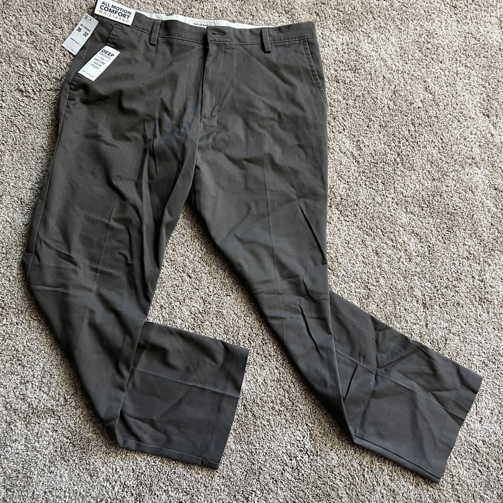 Dockers Men's Charcoal Easy Khakis Straight Fit